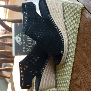 Daisy Fuentes Wedge Sandals